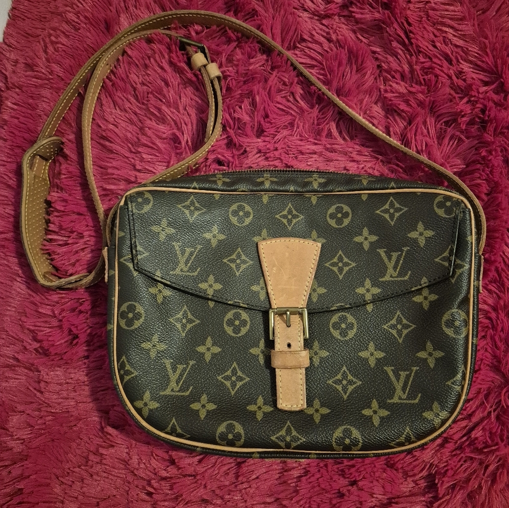 Lv Jeune Fille Monogram MM